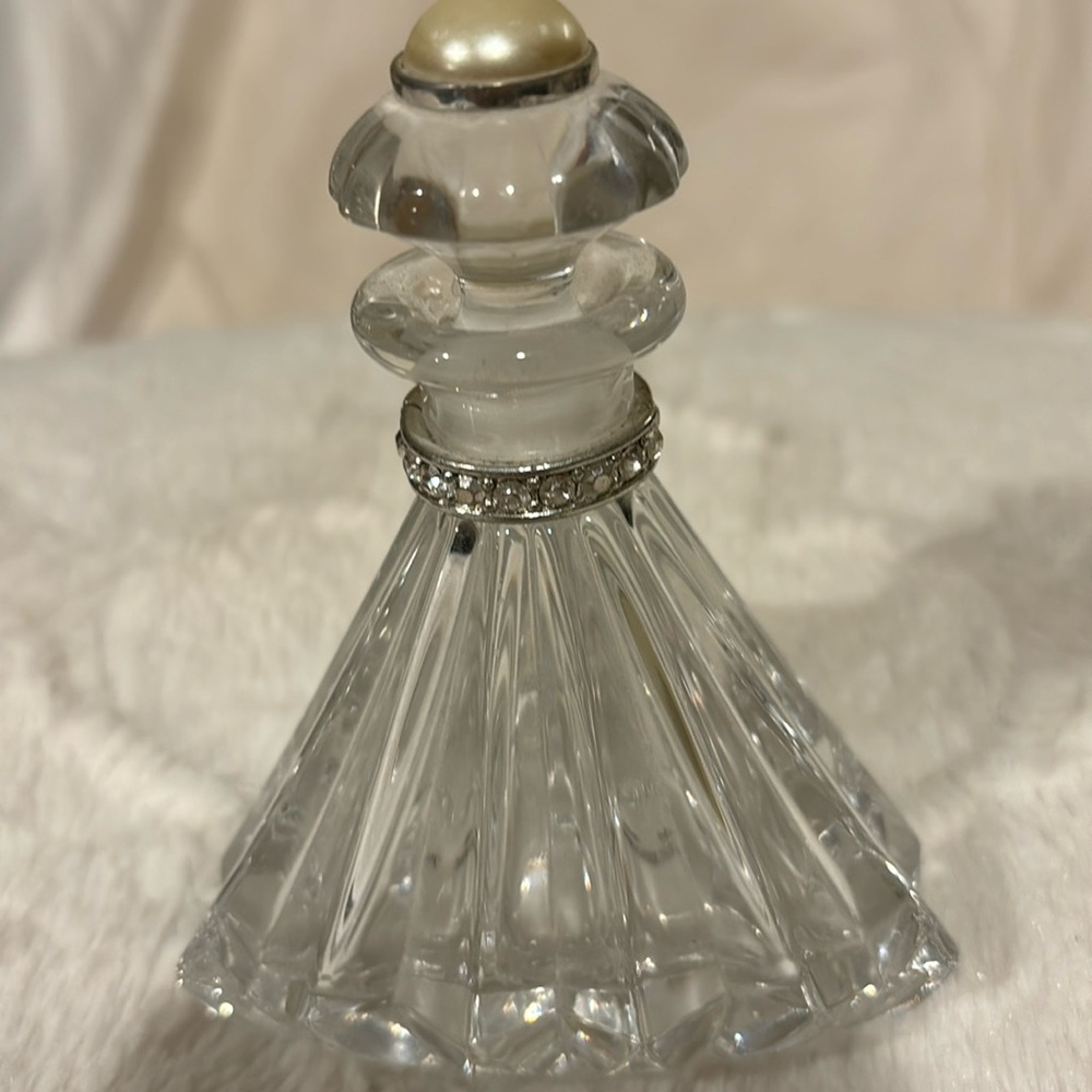 Perfume Bottle.Czech‎ republic art glass perfume bottle.Pearl on the top.